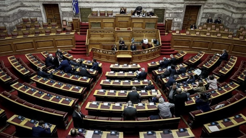 Με τη διαδικασία του επείγοντος η συζήτηση του ν/σ για τις συντάξεις